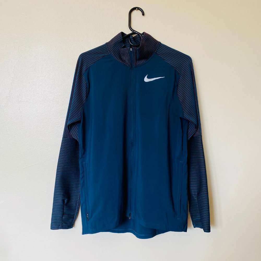 NIKE Running Dri-Fit Jacket with Reflective Detail Size Small